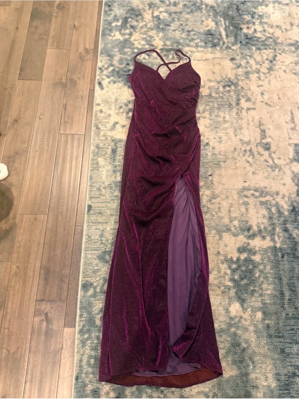Berlinnova Sparkly maroon prom dress, ruched side size 2-4